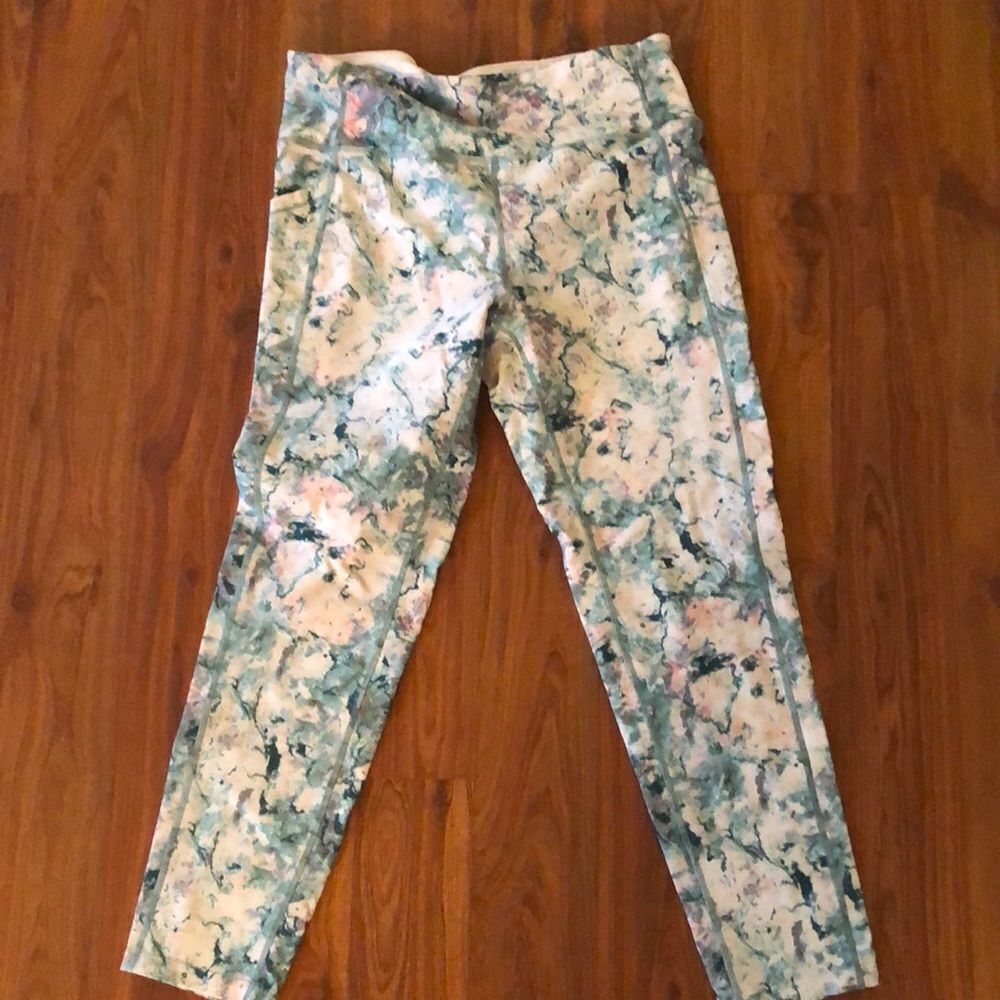 Calvin Klein floral work out pants leggings size large.